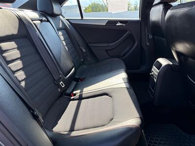 2012 Volkswagen Jetta GLI PZEV   - Photo 16 - Jonestown, PA 17038