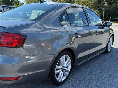 2012 Volkswagen Jetta GLI PZEV   - Photo 8 - Jonestown, PA 17038