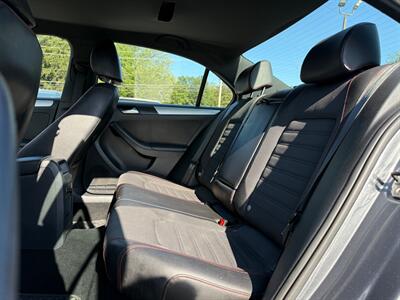 2012 Volkswagen Jetta GLI PZEV   - Photo 12 - Jonestown, PA 17038