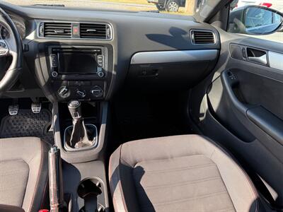 2012 Volkswagen Jetta GLI PZEV   - Photo 10 - Jonestown, PA 17038
