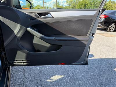 2012 Volkswagen Jetta GLI PZEV   - Photo 15 - Jonestown, PA 17038