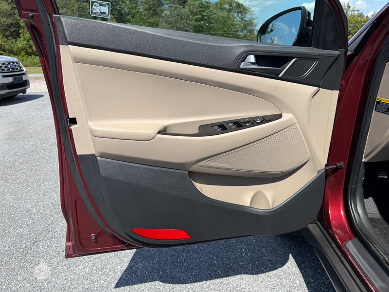 2016 Hyundai TUCSON SE   - Photo 9 - Jonestown, PA 17038