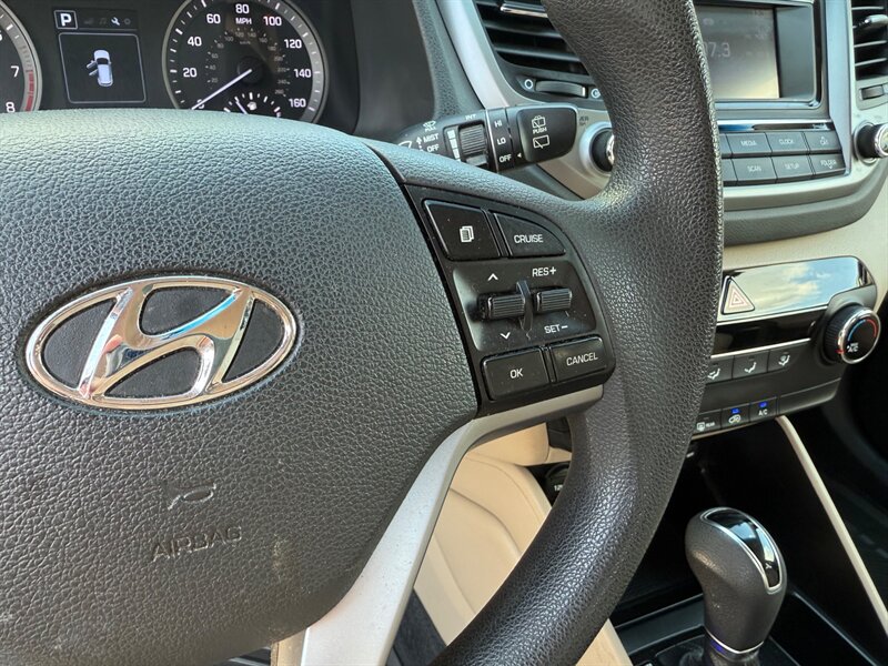 2016 Hyundai TUCSON SE   - Photo 18 - Jonestown, PA 17038