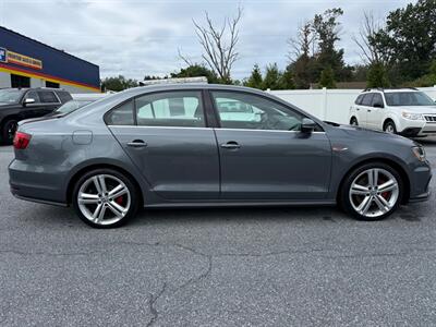 2017 Volkswagen Jetta 2.0T GLI   - Photo 10 - Jonestown, PA 17038