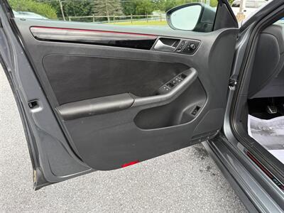 2017 Volkswagen Jetta 2.0T GLI   - Photo 6 - Jonestown, PA 17038
