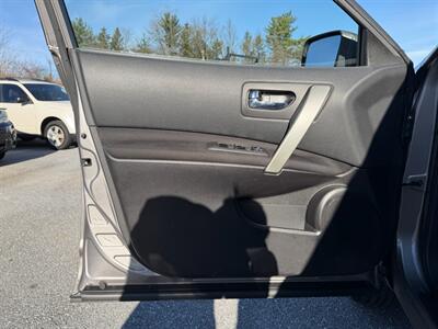 2015 Nissan Rogue Select S   - Photo 9 - Jonestown, PA 17038