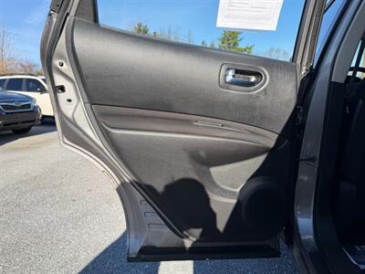 2015 Nissan Rogue Select S   - Photo 11 - Jonestown, PA 17038