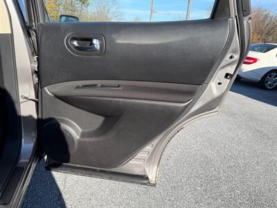 2015 Nissan Rogue Select S   - Photo 15 - Jonestown, PA 17038