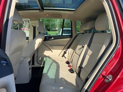 2012 Volkswagen Tiguan SE   - Photo 8 - Jonestown, PA 17038