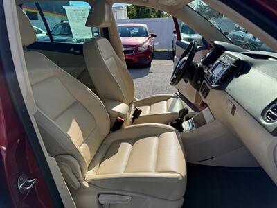 2012 Volkswagen Tiguan SE   - Photo 21 - Jonestown, PA 17038