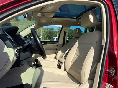 2012 Volkswagen Tiguan SE   - Photo 10 - Jonestown, PA 17038