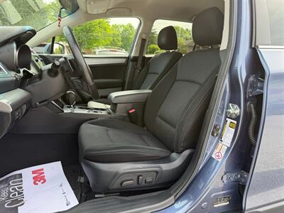 2017 Subaru Outback 2.5i Premium   - Photo 9 - Jonestown, PA 17038