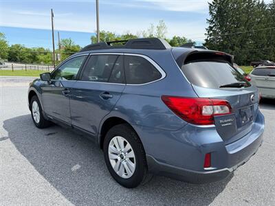 2017 Subaru Outback 2.5i Premium   - Photo 8 - Jonestown, PA 17038