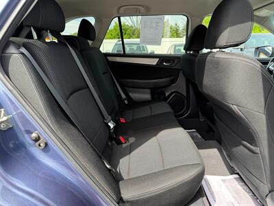 2017 Subaru Outback 2.5i Premium   - Photo 15 - Jonestown, PA 17038