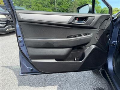 2017 Subaru Outback 2.5i Premium   - Photo 10 - Jonestown, PA 17038