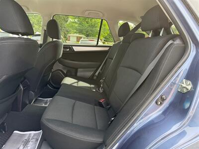 2017 Subaru Outback 2.5i Premium   - Photo 11 - Jonestown, PA 17038