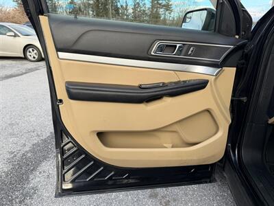 2016 Ford Explorer XLT   - Photo 10 - Jonestown, PA 17038