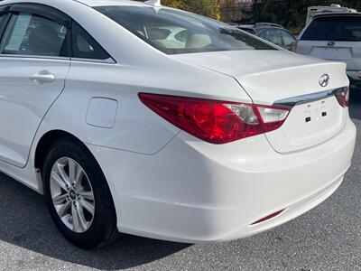 2011 Hyundai SONATA GL   - Photo 3 - Jonestown, PA 17038