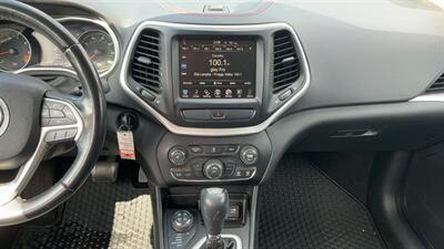 2015 Jeep Cherokee Trailhawk   - Photo 8 - Jonestown, PA 17038