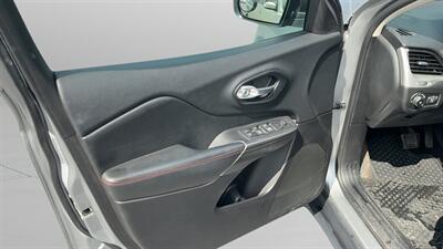 2015 Jeep Cherokee Trailhawk   - Photo 12 - Jonestown, PA 17038