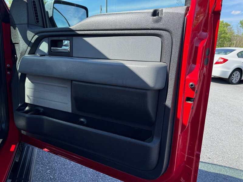 2013 Ford F-150 XL - Photo 11 - Jonestown, PA 17038