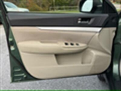 2013 Subaru Outback 2.5i Premium   - Photo 9 - Jonestown, PA 17038