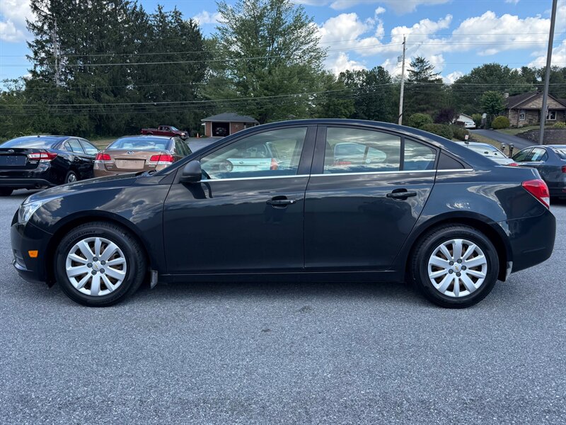 2011 Chevrolet Cruze LS - Photo 1 - Jonestown, PA 17038