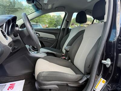 2011 Chevrolet Cruze LS   - Photo 14 - Jonestown, PA 17038