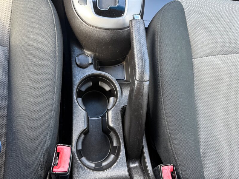 2011 Chevrolet Cruze LS photo 22