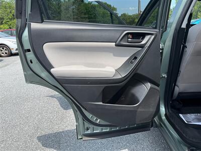2014 Subaru Forester 2.5i Premium   - Photo 15 - Jonestown, PA 17038