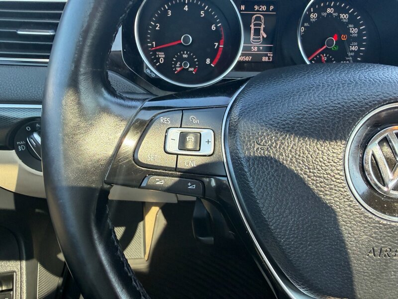 2016 Volkswagen Jetta 1.8T SEL - Photo 19 - Jonestown, PA 17038