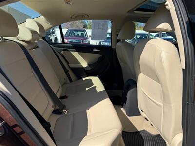 2016 Volkswagen Jetta 1.8T SEL - Photo 13 - Jonestown, PA 17038