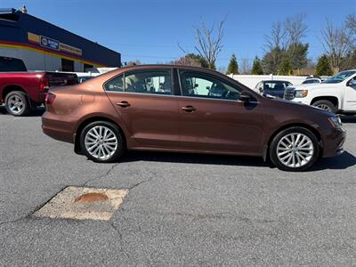 2016 Volkswagen Jetta 1.8T SEL - Photo 5 - Jonestown, PA 17038