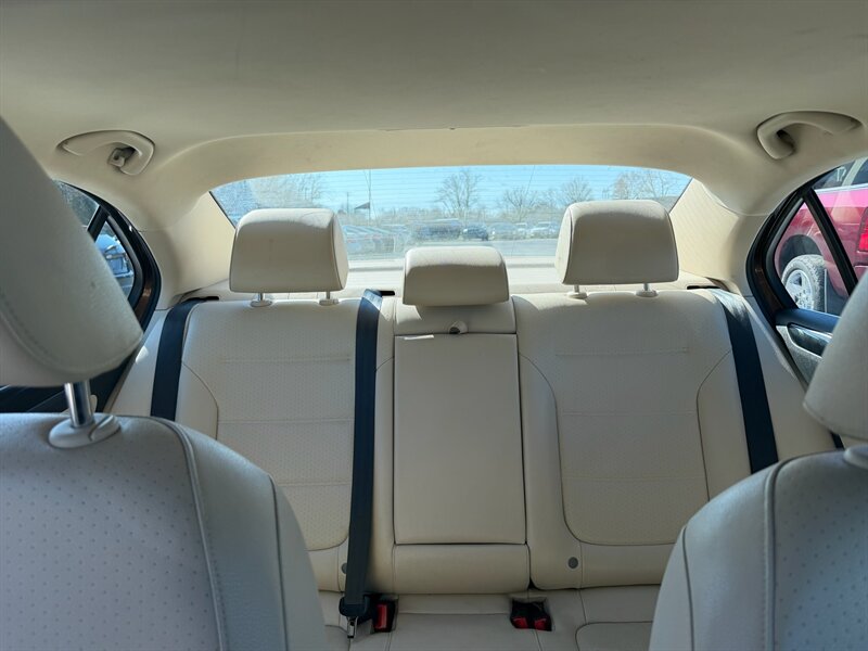 2016 Volkswagen Jetta 1.8T SEL - Photo 23 - Jonestown, PA 17038
