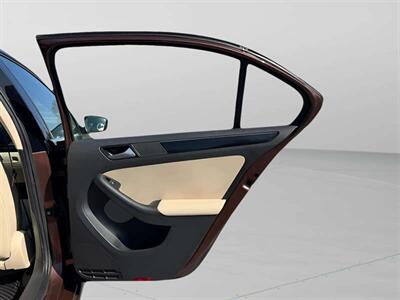 2016 Volkswagen Jetta 1.8T SEL - Photo 12 - Jonestown, PA 17038