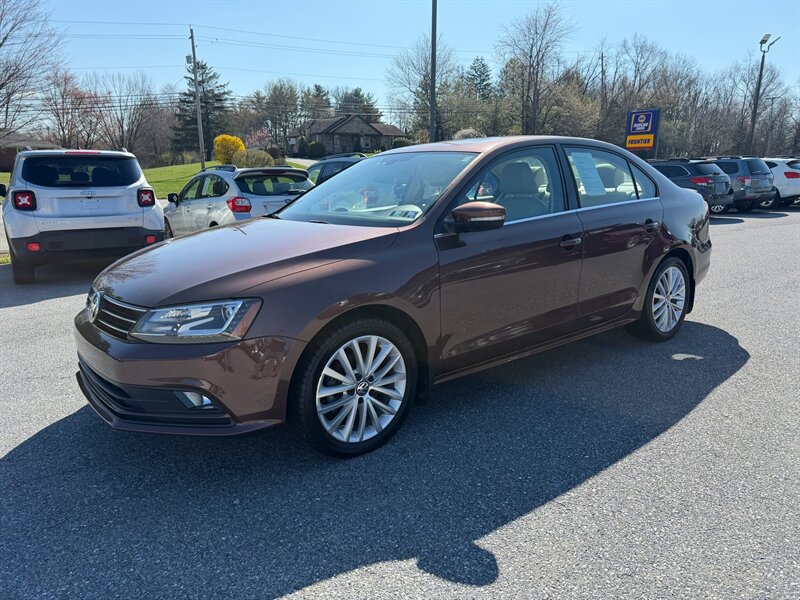 2016 Volkswagen Jetta 1.8T SEL - Photo 2 - Jonestown, PA 17038