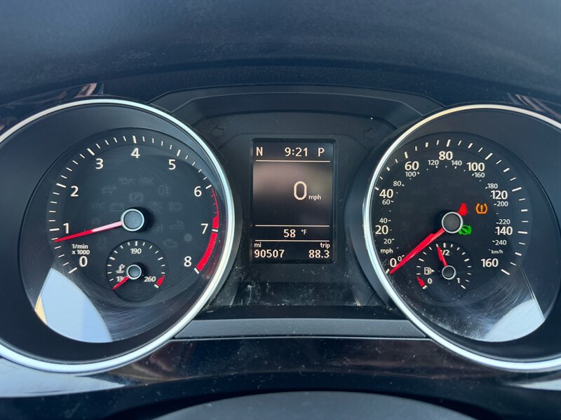 2016 Volkswagen Jetta 1.8T SEL - Photo 24 - Jonestown, PA 17038