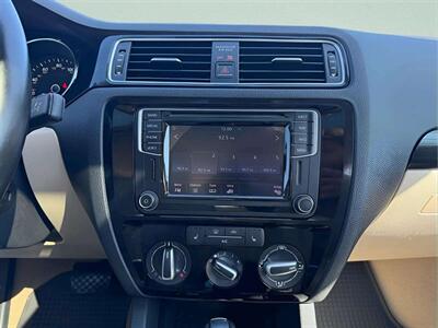 2016 Volkswagen Jetta 1.8T SEL - Photo 17 - Jonestown, PA 17038