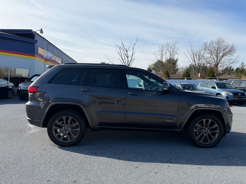 2016 Jeep Grand Cherokee Limited - Photo 8 - Jonestown, PA 17038