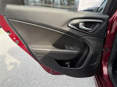 2015 Chrysler 200 C   - Photo 12 - Jonestown, PA 17038