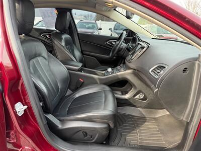 2015 Chrysler 200 C   - Photo 17 - Jonestown, PA 17038