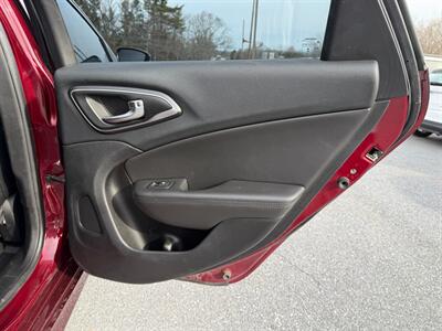 2015 Chrysler 200 C   - Photo 14 - Jonestown, PA 17038