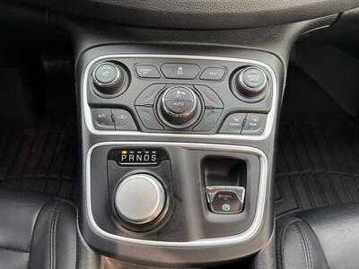 2015 Chrysler 200 C   - Photo 20 - Jonestown, PA 17038