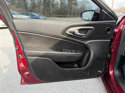 2015 Chrysler 200 C   - Photo 10 - Jonestown, PA 17038