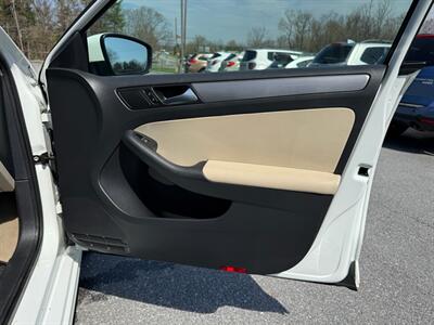 2014 Volkswagen Jetta SEL PZEV   - Photo 19 - Jonestown, PA 17038