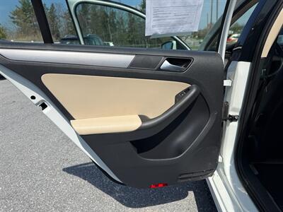 2014 Volkswagen Jetta SEL PZEV   - Photo 11 - Jonestown, PA 17038