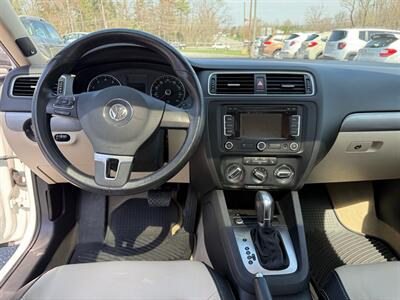 2014 Volkswagen Jetta SEL PZEV   - Photo 15 - Jonestown, PA 17038