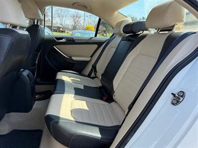2014 Volkswagen Jetta SEL PZEV   - Photo 12 - Jonestown, PA 17038