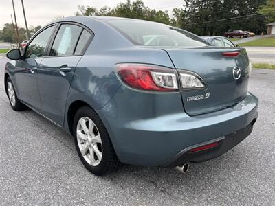 2011 Mazda Mazda3 i Touring   - Photo 2 - Jonestown, PA 17038