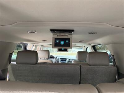 2019 Chevrolet Suburban LT   - Photo 26 - Jonestown, PA 17038
